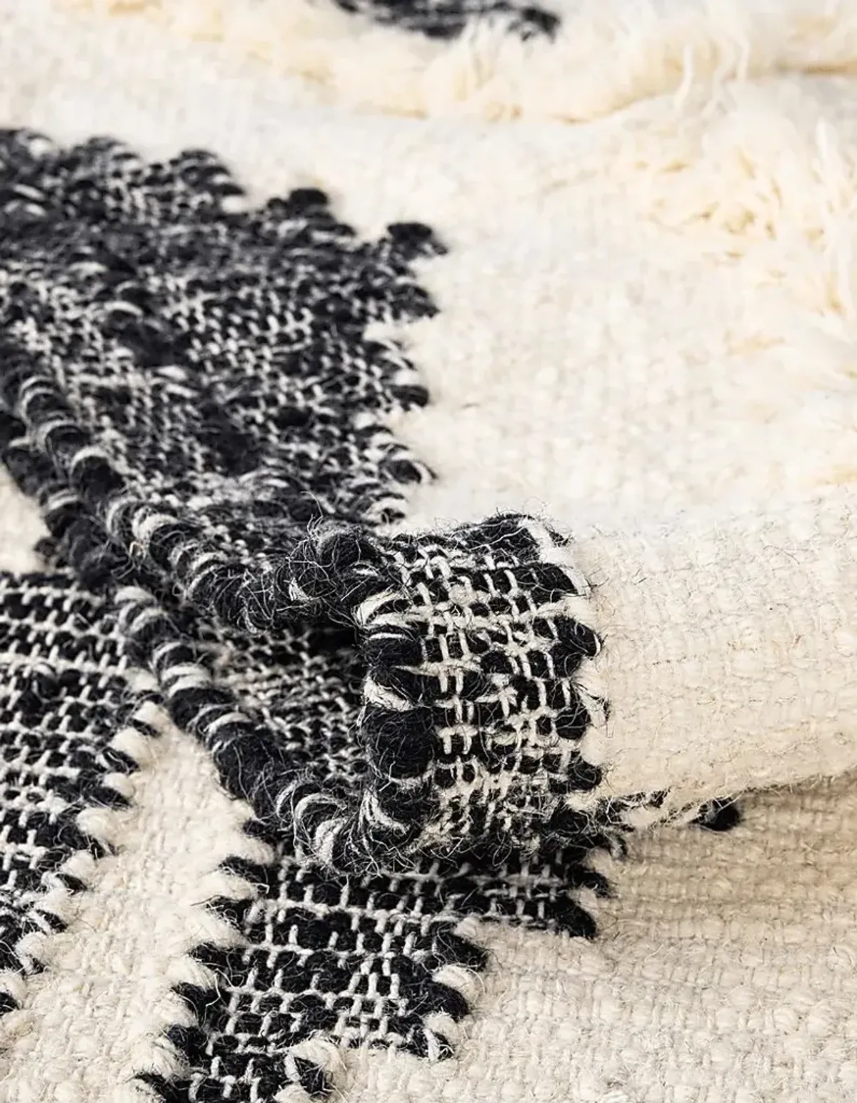 Rosea Black 9' x 12' Rug