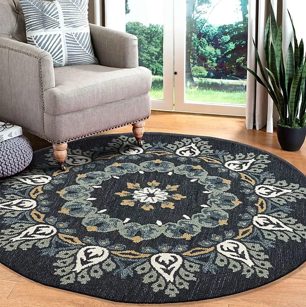 Makda Black 4' Round Rug