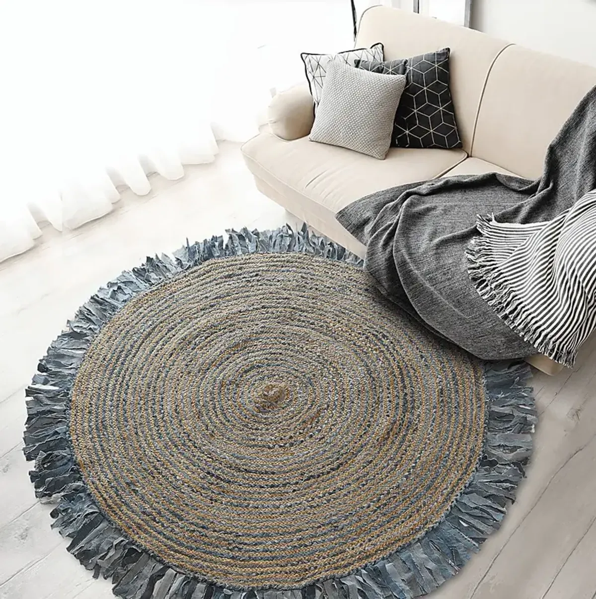 Reizu Blue 3'6 Round Rug