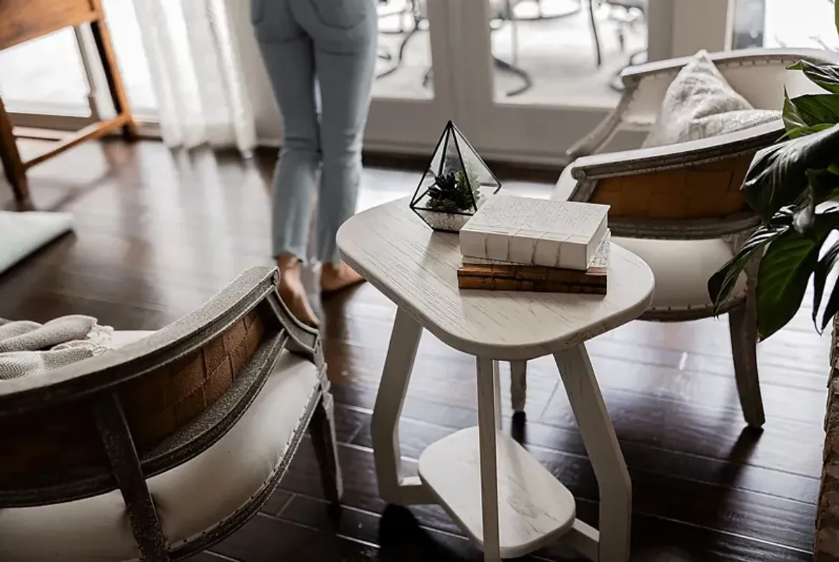 Guoten White End Table