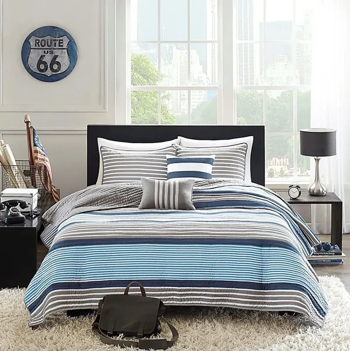 Kionah Blue Twin Quilt Set