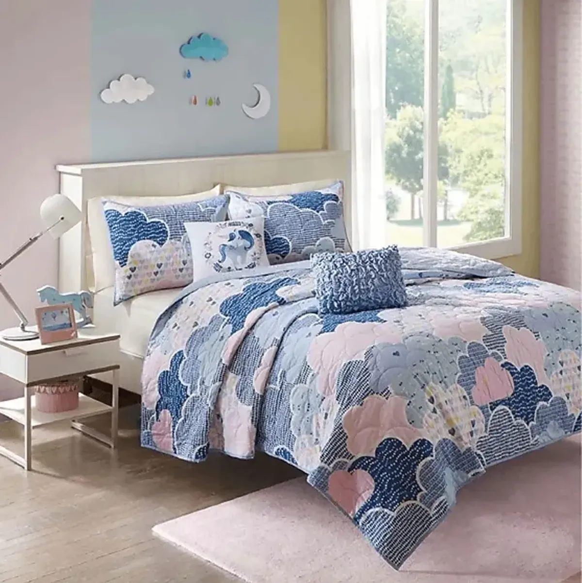 Bessi Blue Twin Quilt Set