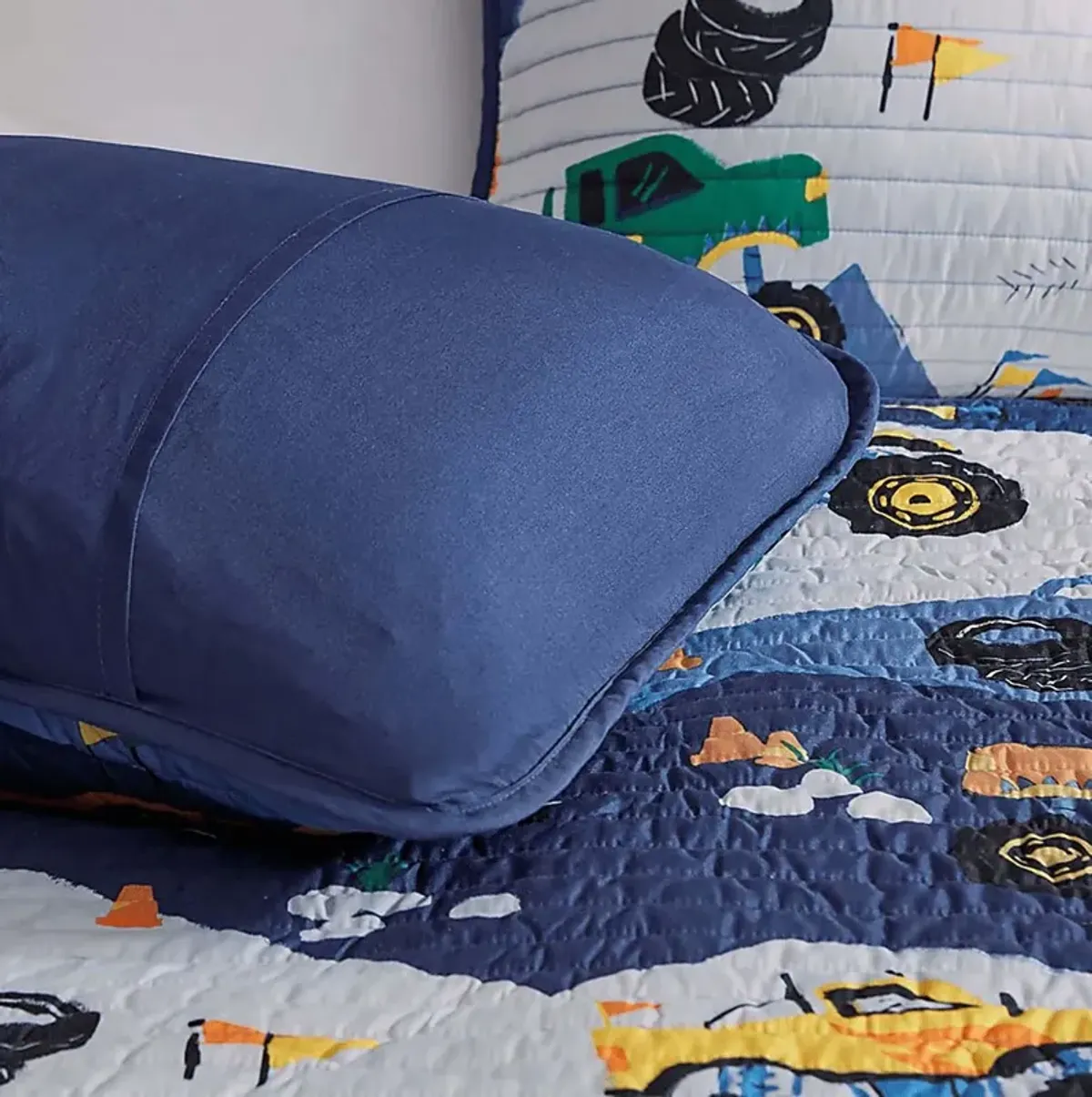 Helge Blue Queen Quilt Set