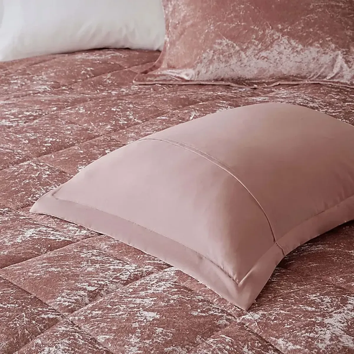 Bajaro Blush King Comforter Set