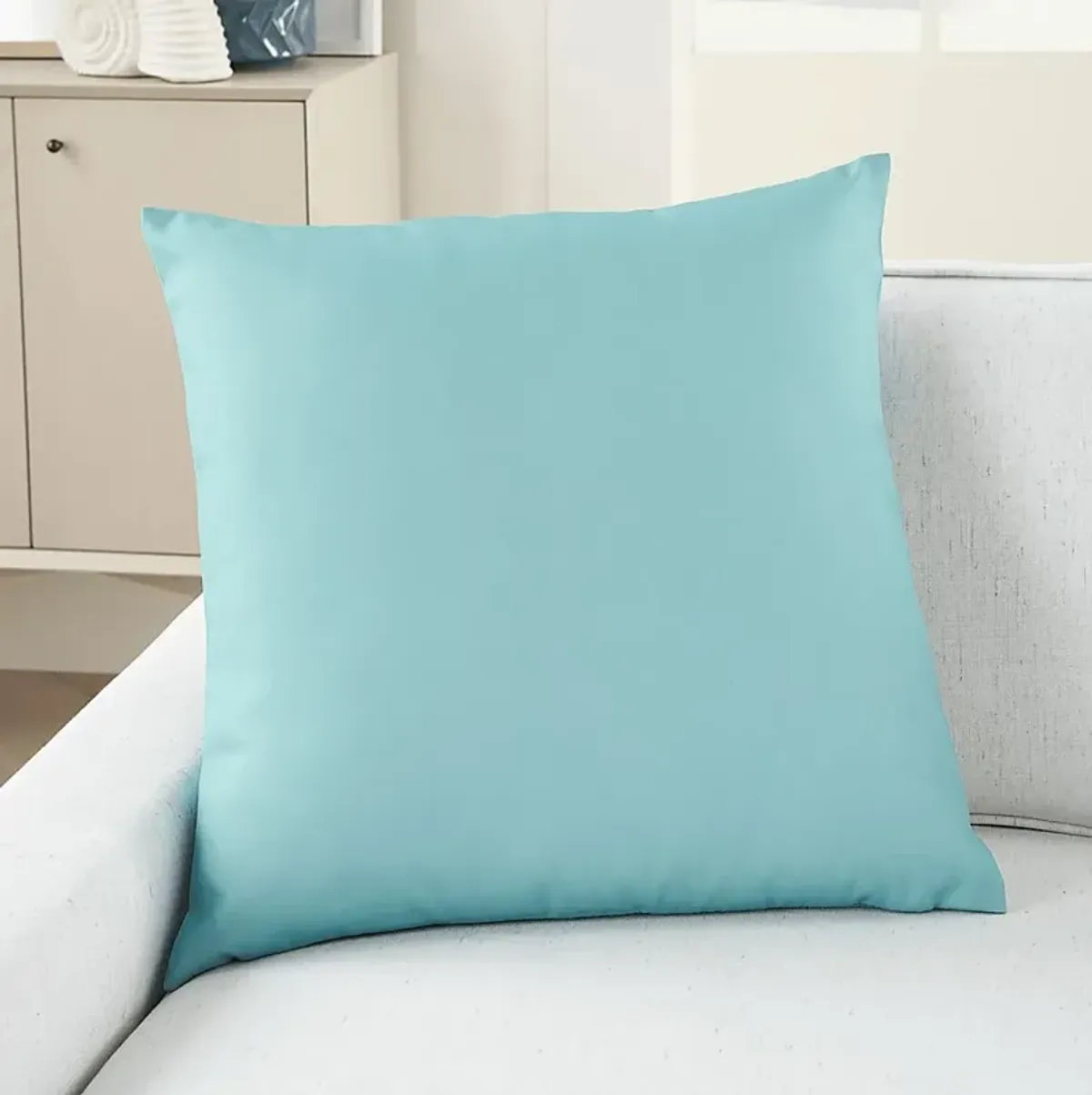 Torlana Turquoise Indoor/Outdoor Accent Pillow