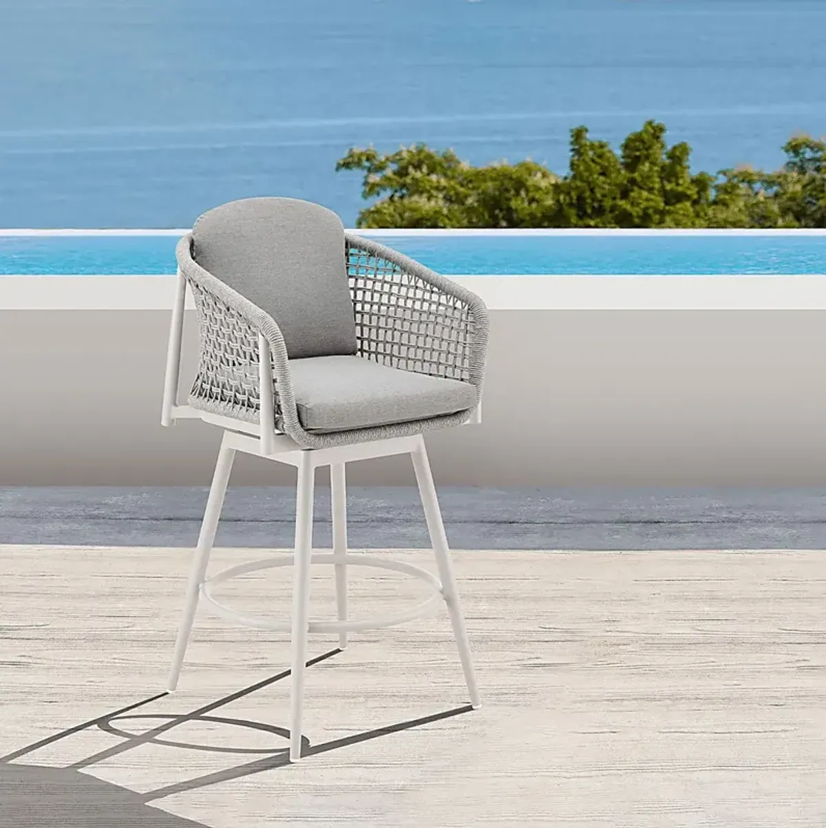 Outdoor Rowding Gray Swivel Barstool