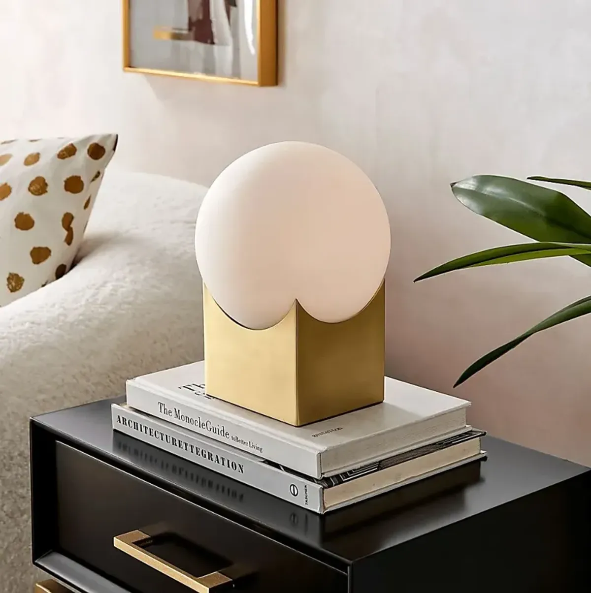 Ninevah Land Gold Lamp