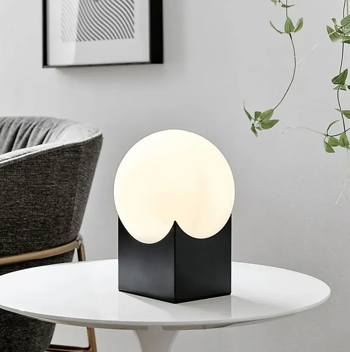 Ninevah Land Black Lamp