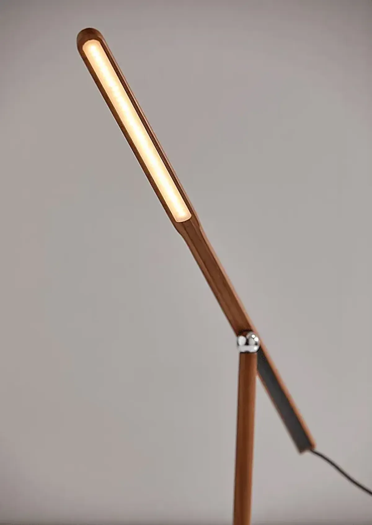 Keystone Court Walnut Lamp