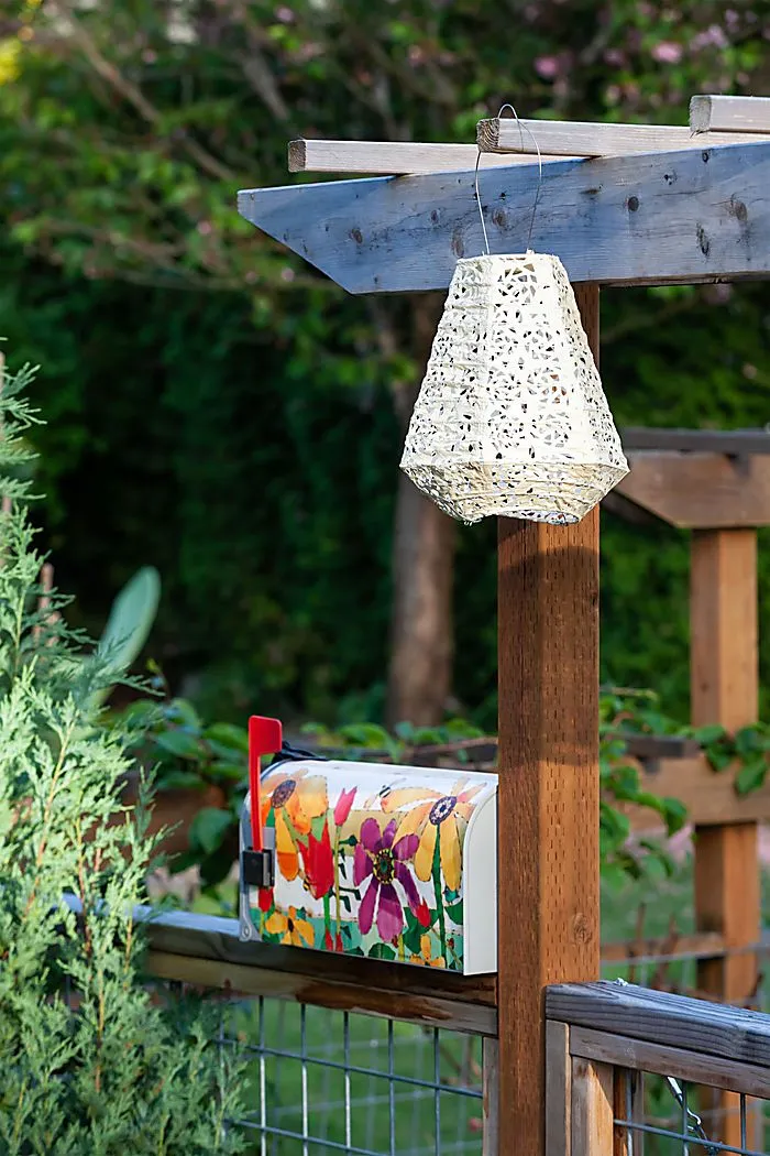 Rose Lace Pearl Outdoor Solar Lantern