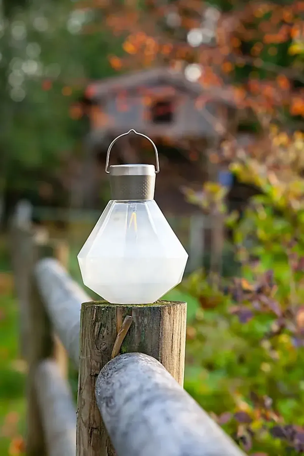 Jewel Beam White Outdoor Solar Lantern