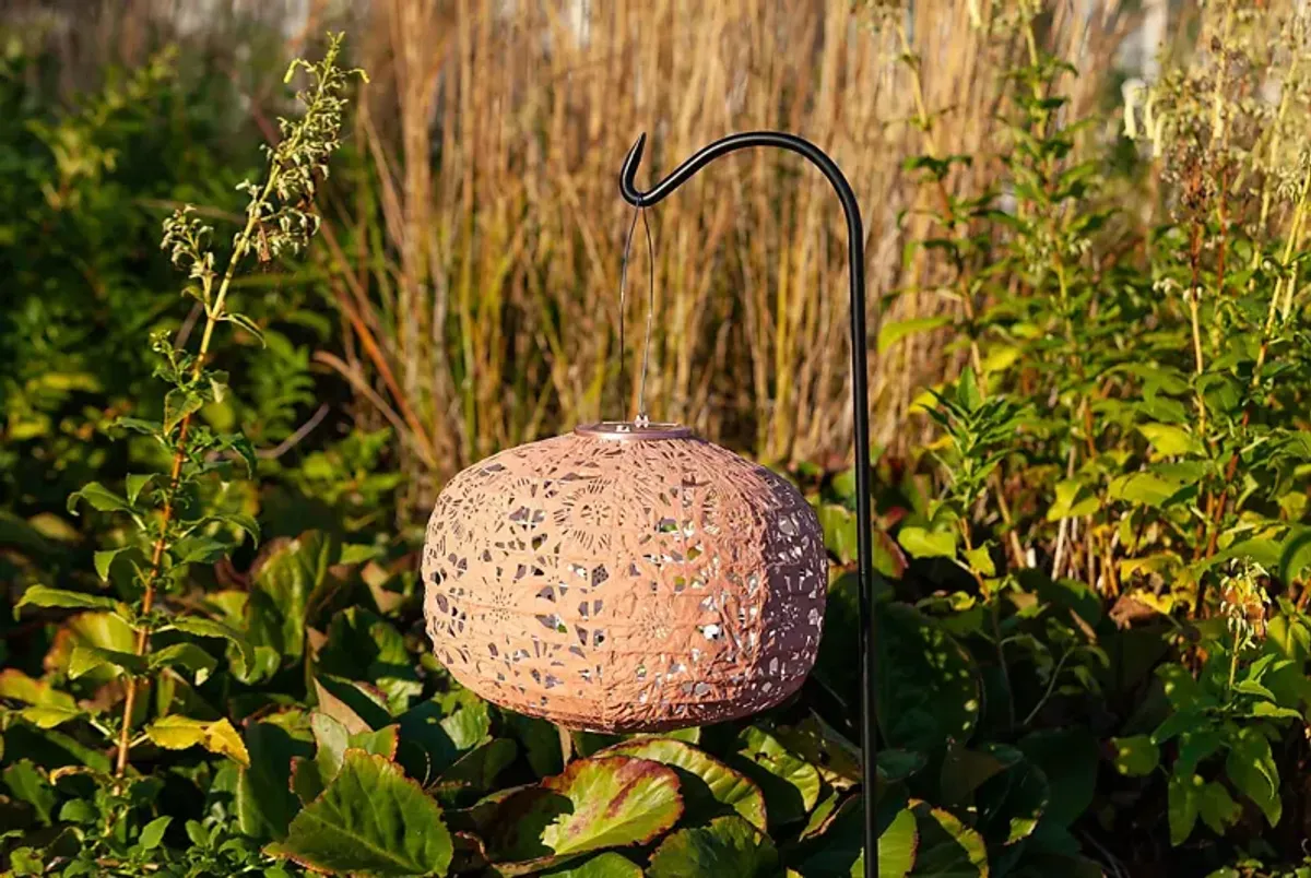 Irian Island Outdoor Clay Solar Lantern