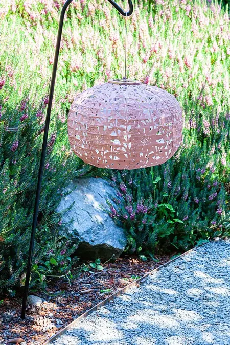 Irian Island Outdoor Clay Solar Lantern