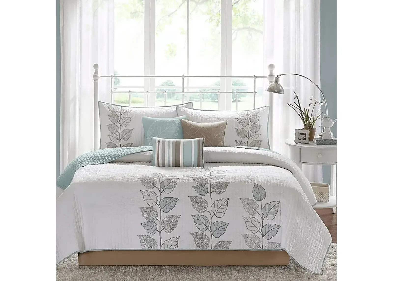 Caelie White 6 Pc Queen Coverlet Set