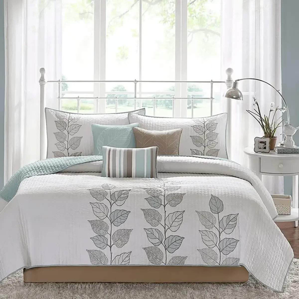 Caelie White 6 Pc Queen Coverlet Set