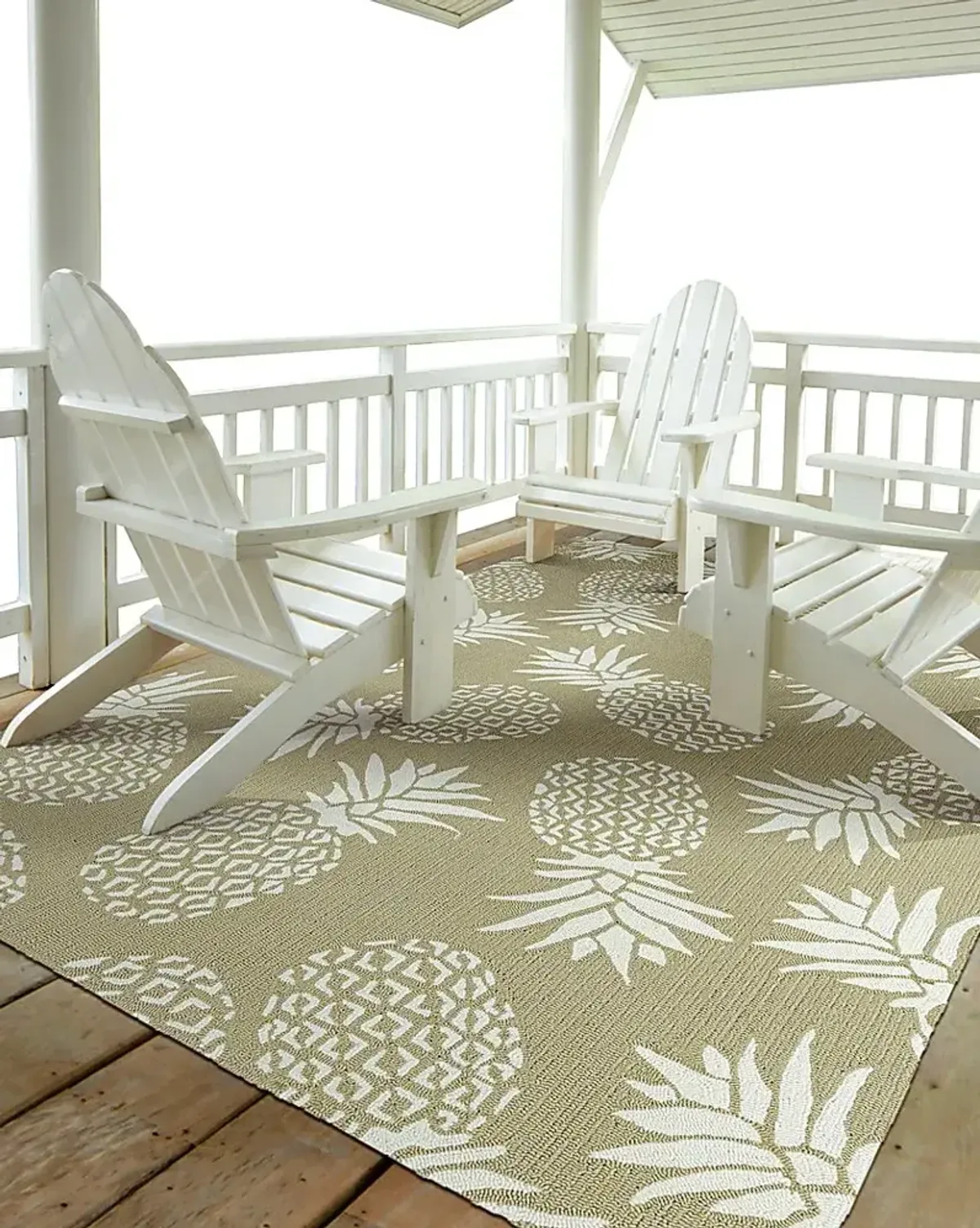 Pineapple Paradise Brown 7'6 x 9' Indoor/Outdoor Rug