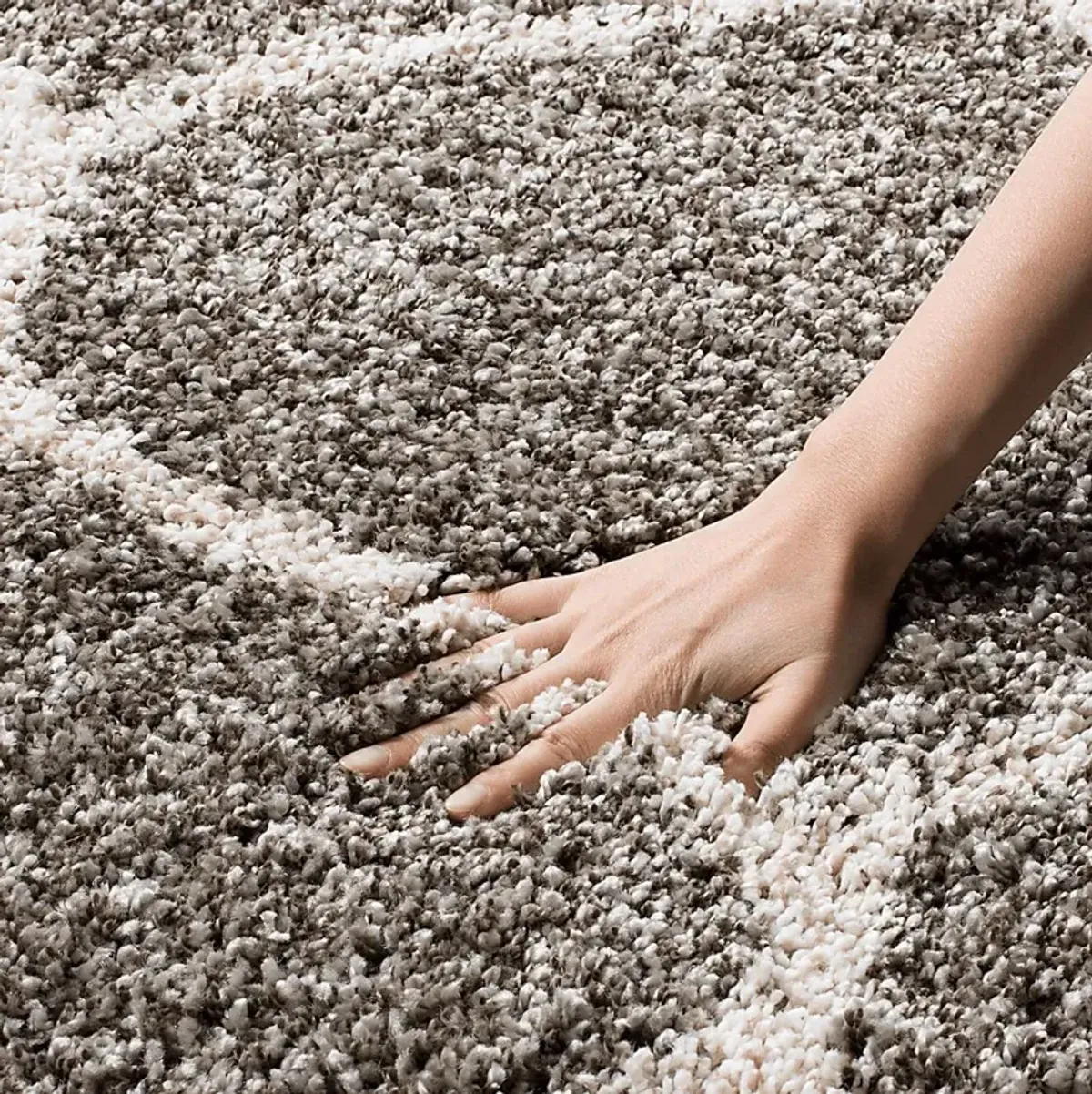 Alicia Gray 2'3 x 10' Rug