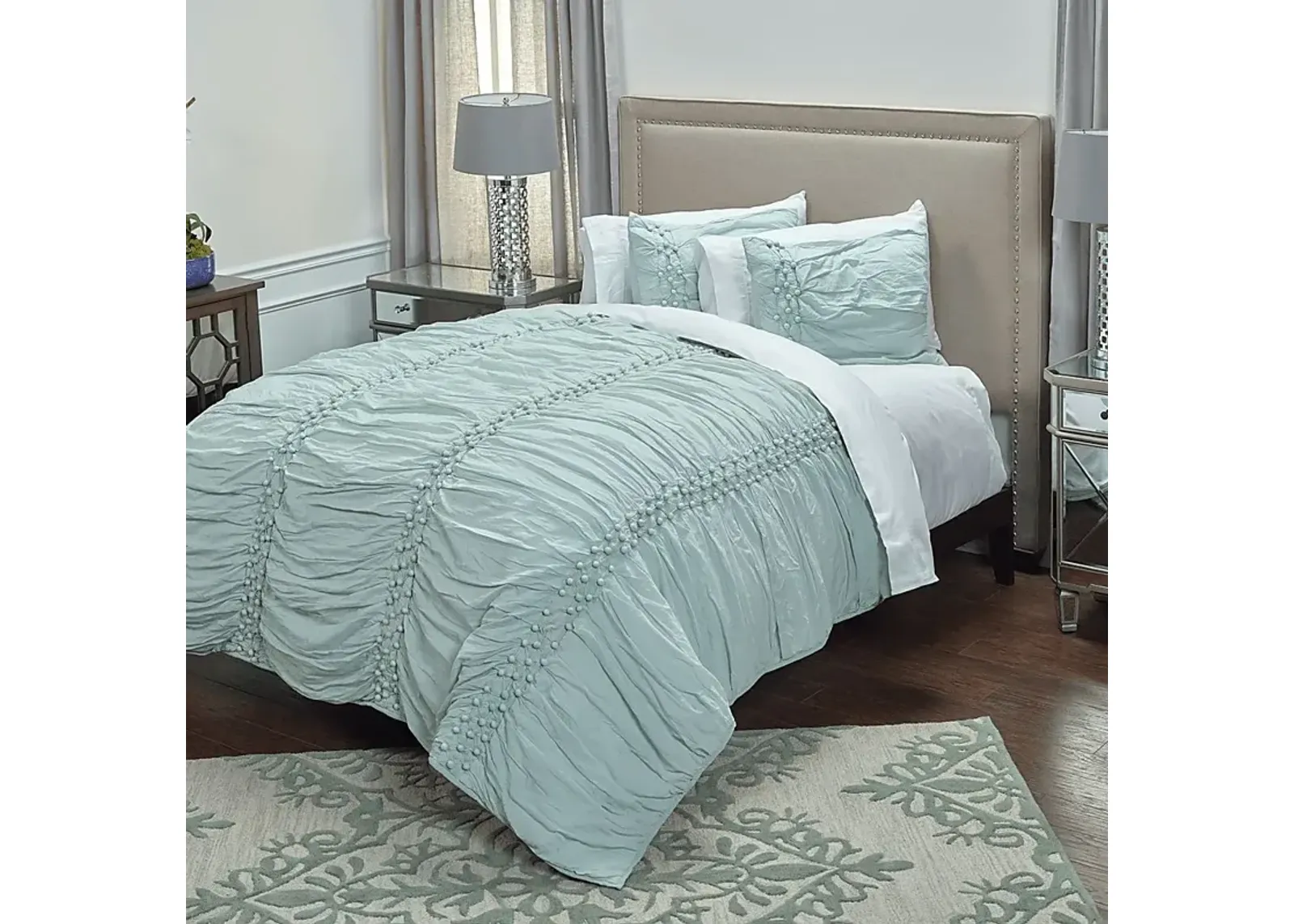 Vianca Blue Queen Quilt