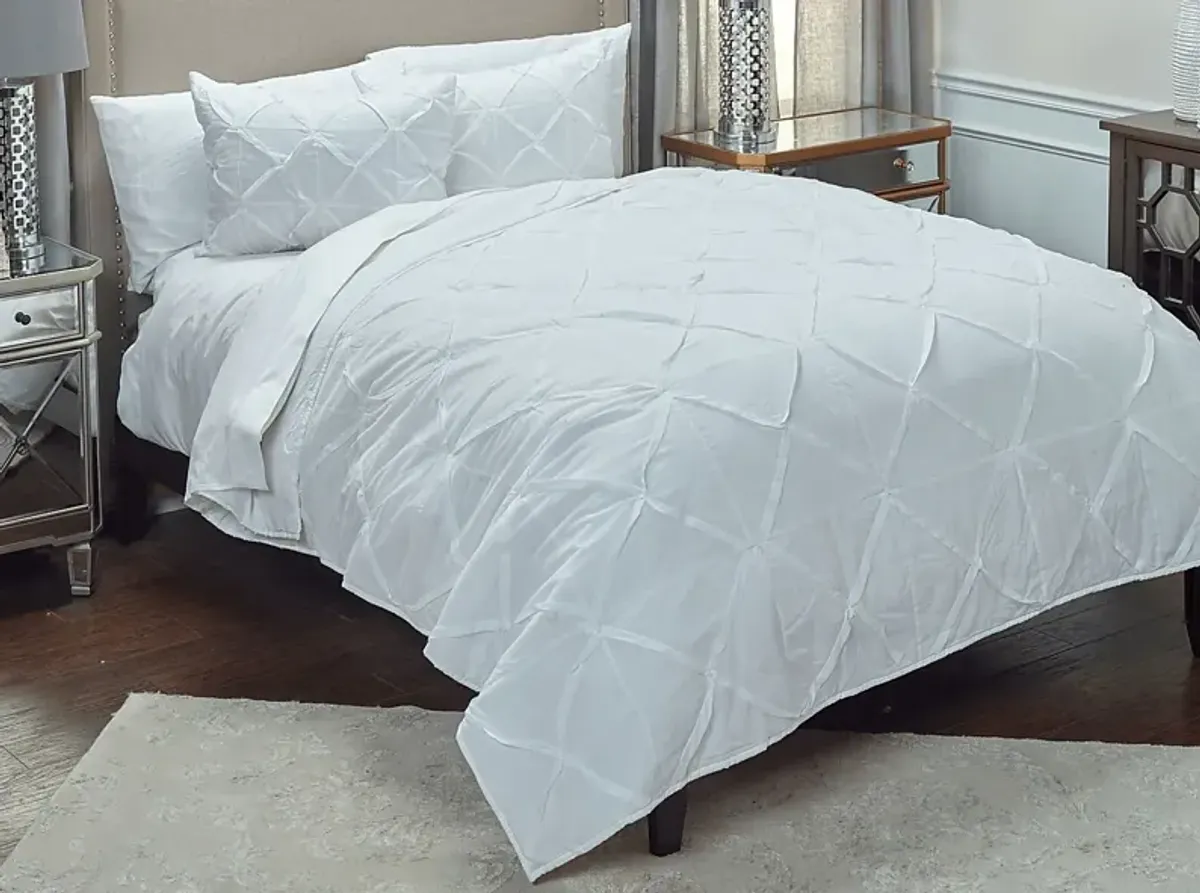 Emiliya White Queen Quilt