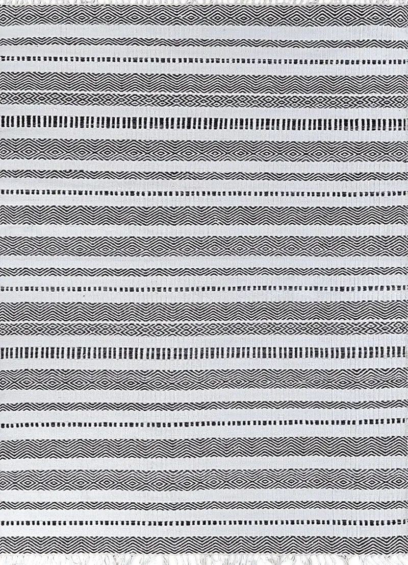 Kendria Black 5' x 8' Indoor/Outdoor Rug