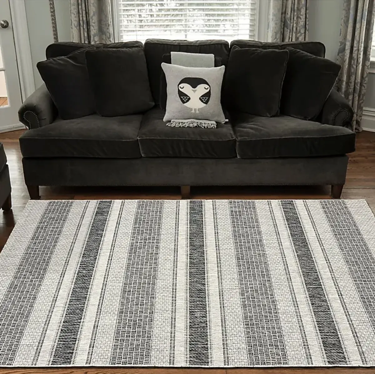 Dinella Black 7'9 x 9'5 Indoor/Outdoor Rug