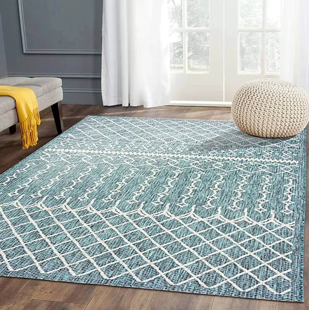 Alayna Gray 5' x 7' Indoor/Outdoor Rug