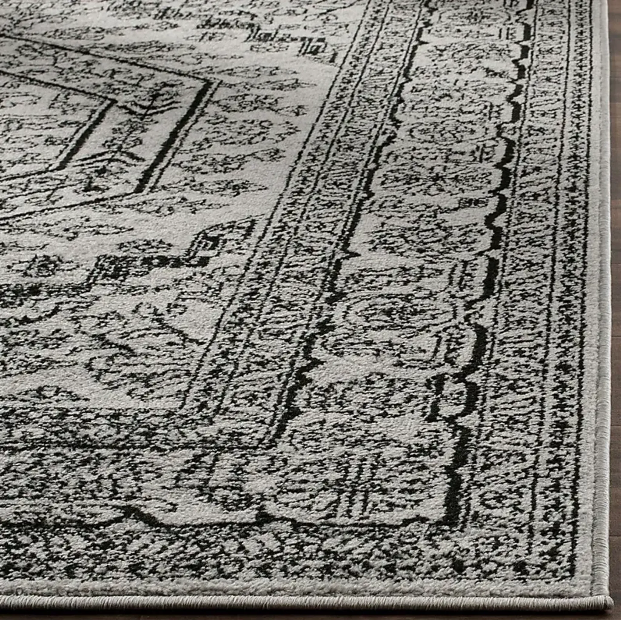 Daylee Silver 26 X 8 Runner Rug Rooms To Go | Furniture.com