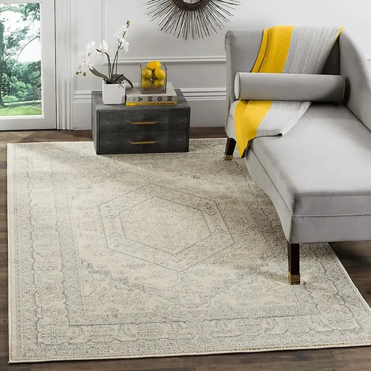 Daylee Ivory 5' x 8' Rug