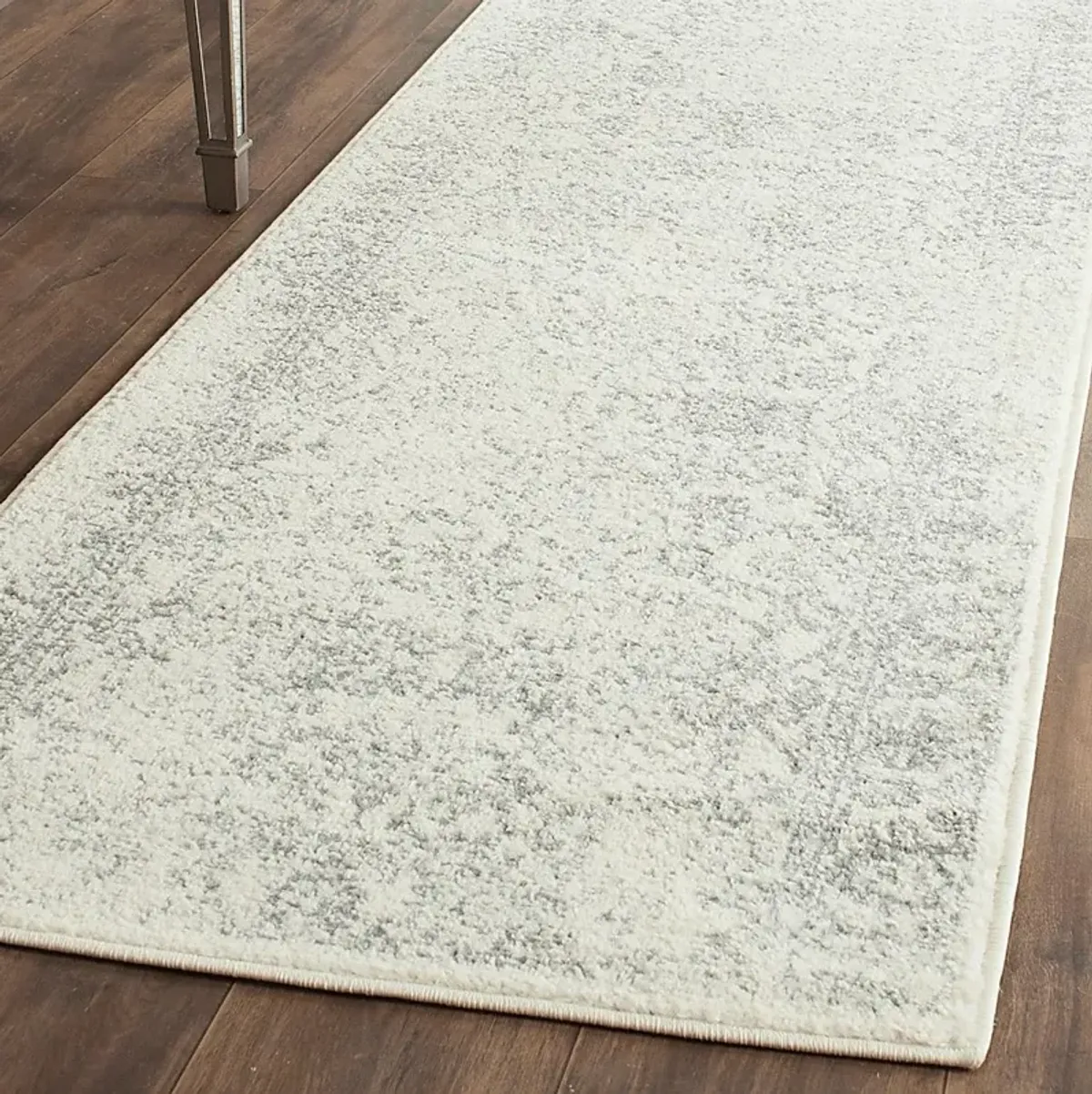 Ardyne Ivory 2'6 x 8' Runner Rug