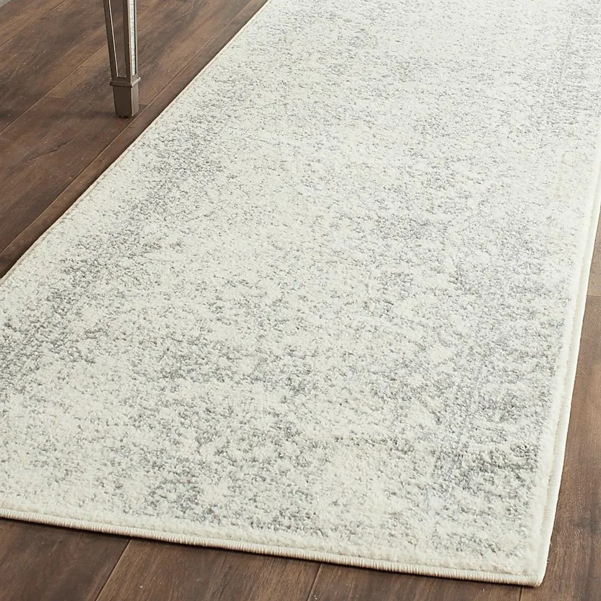 Ardyne Ivory 2'6 x 8' Runner Rug