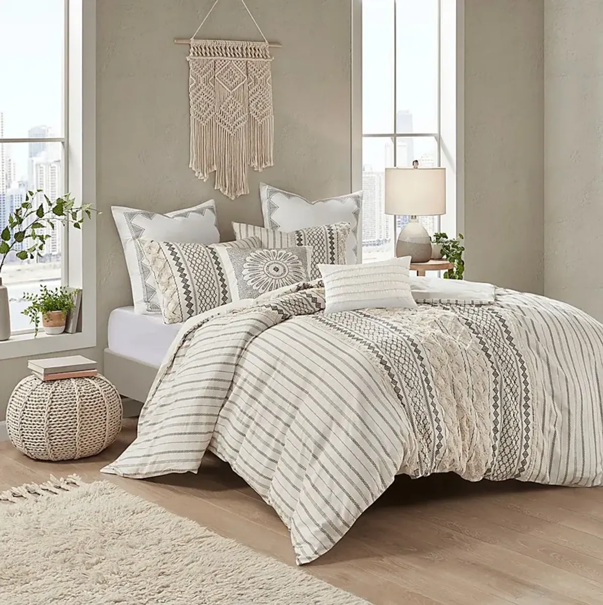 Plaen Ivory 3 Pc Full/Queen Comforter Set