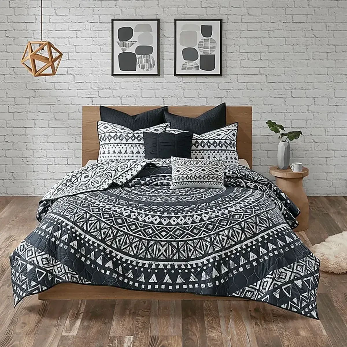 Shamilar Black 7 Pc Full/Queen Coverlet Set