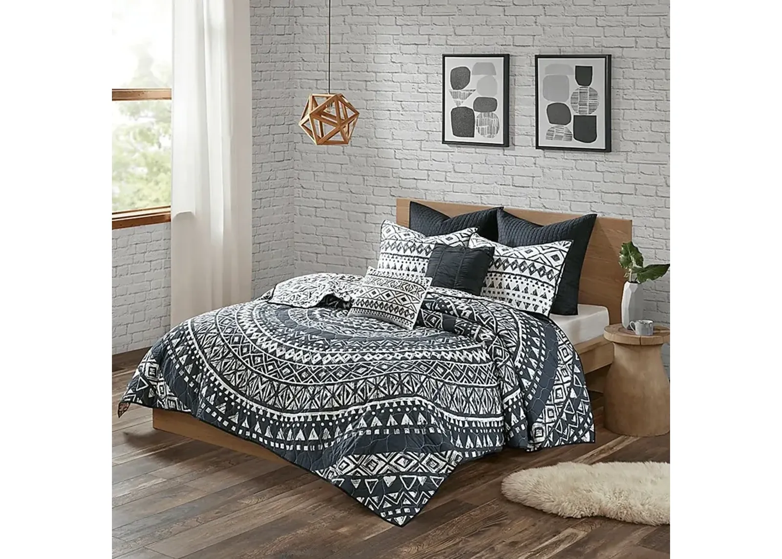 Shamilar Black 7 Pc Full/Queen Coverlet Set