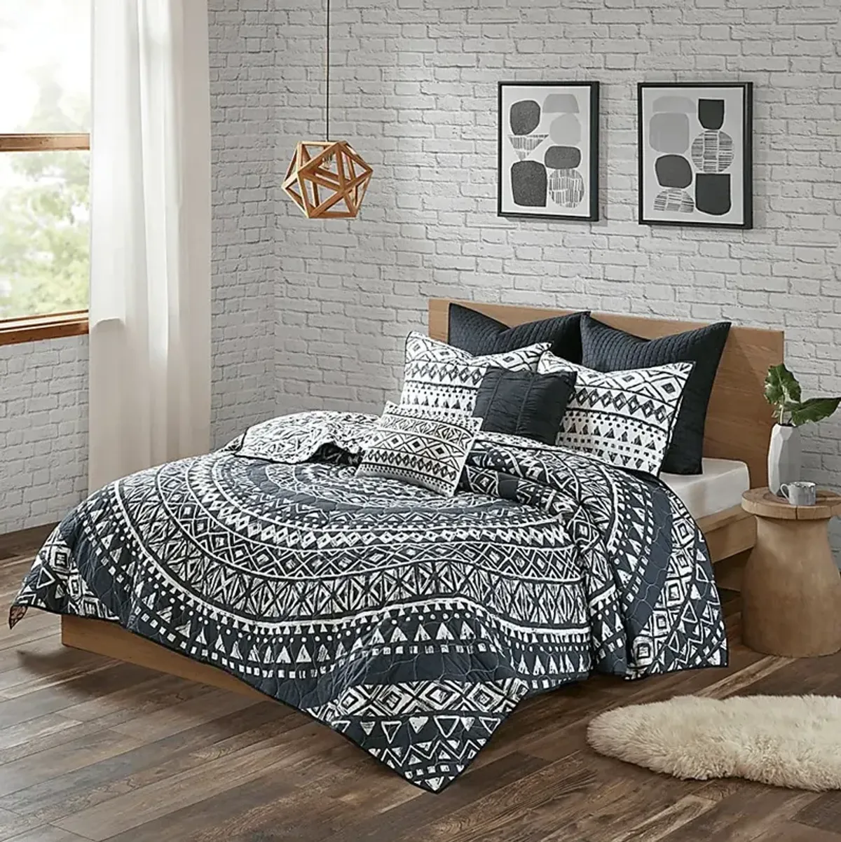 Shamilar Black 7 Pc Full/Queen Coverlet Set