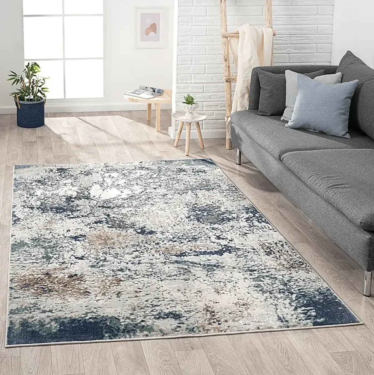 Venerla Blue 5' x 7' Rug