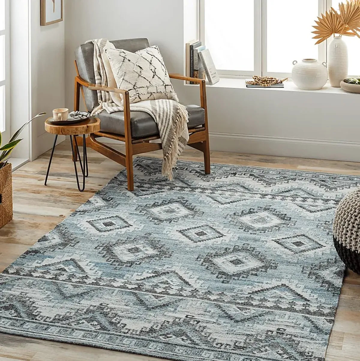 Islasann Blue 5' x 7'5 Rug