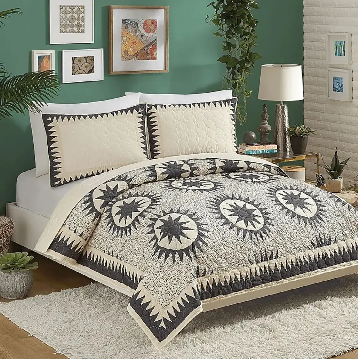 Edmarie Cream Full/Queen 3 Pc Quilt Set