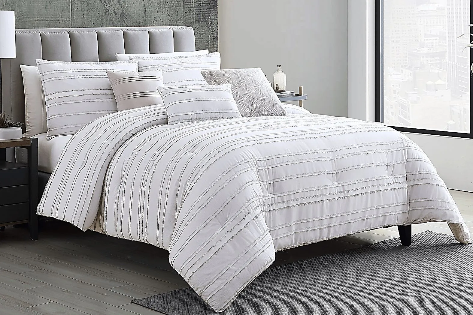 Cosgrave White Gray 6 Pc King Comforter Set