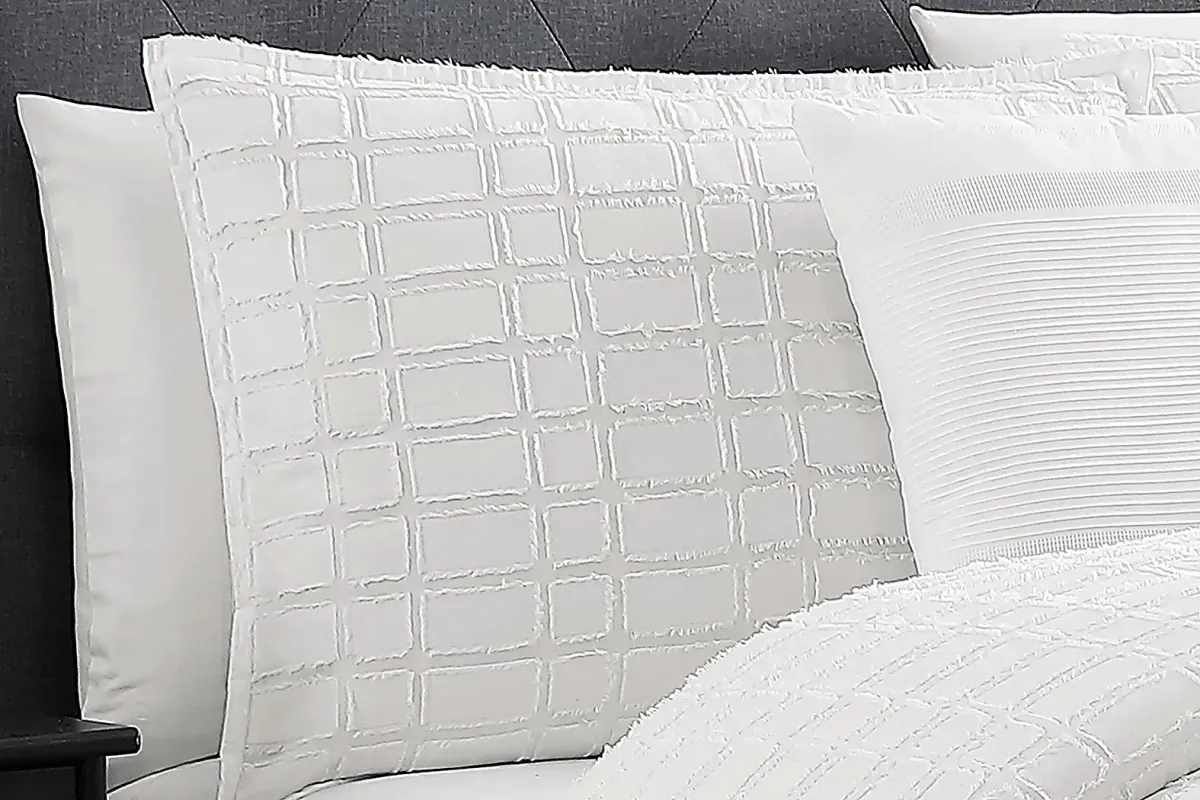 Edgenly White 6 Pc King Comforter Set