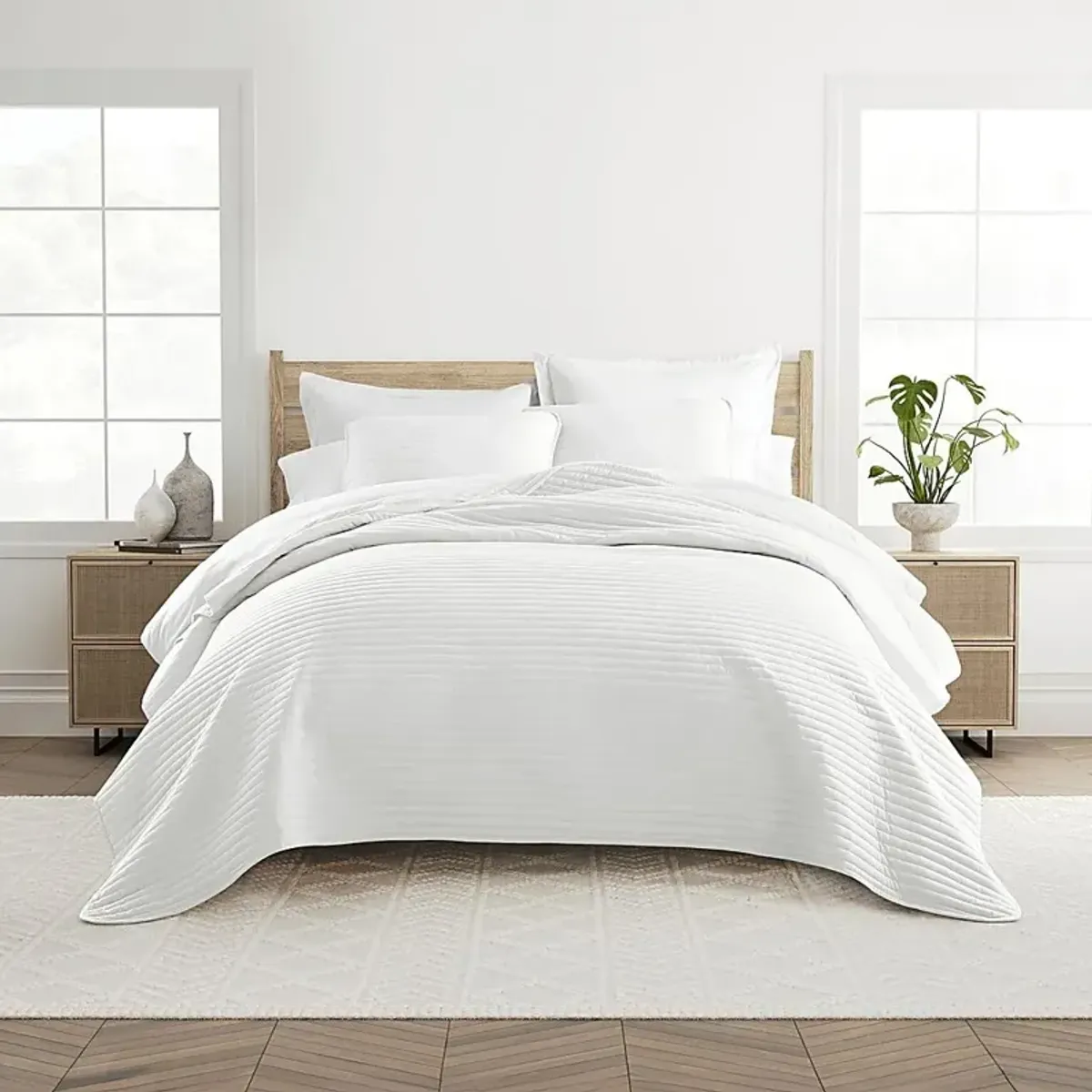 Honeybell White 2 Pc Twin Quilt Set