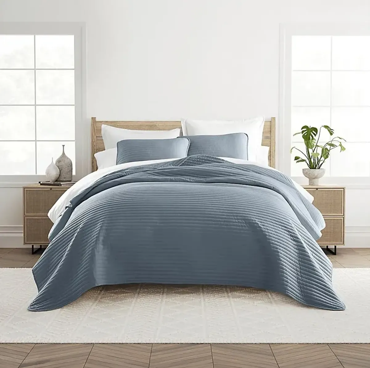 Honeybell Blue 3 Pc Queen Quilt Set