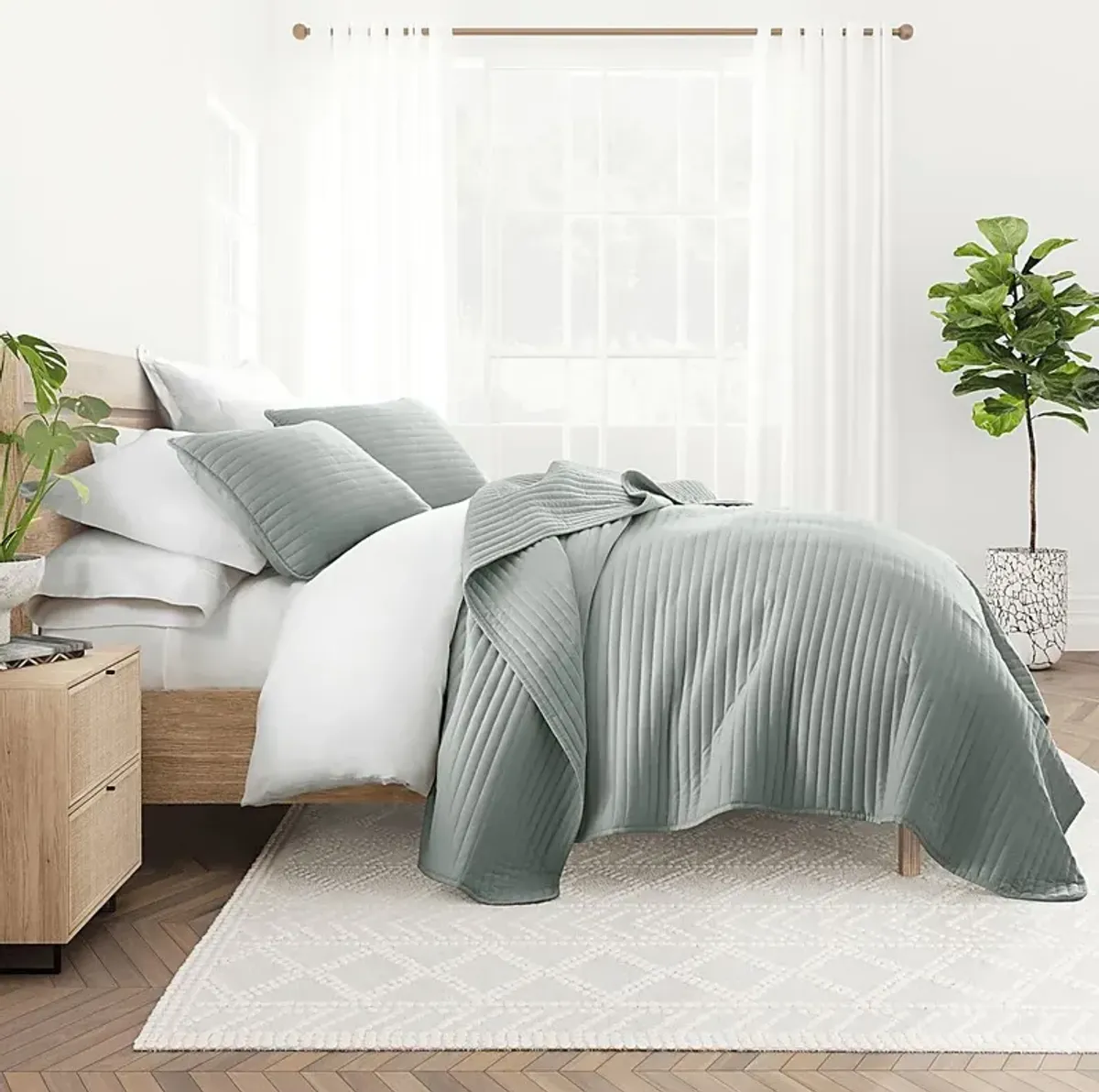 Honeybell Green 3 Pc Queen Quilt Set