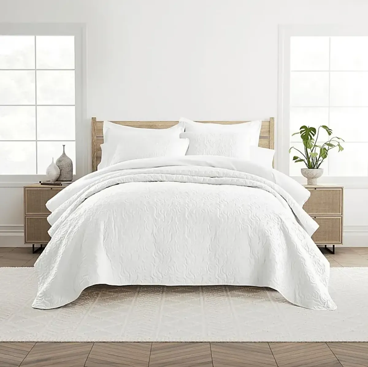 Goldhorn White 2 Pc Twin Quilt Set