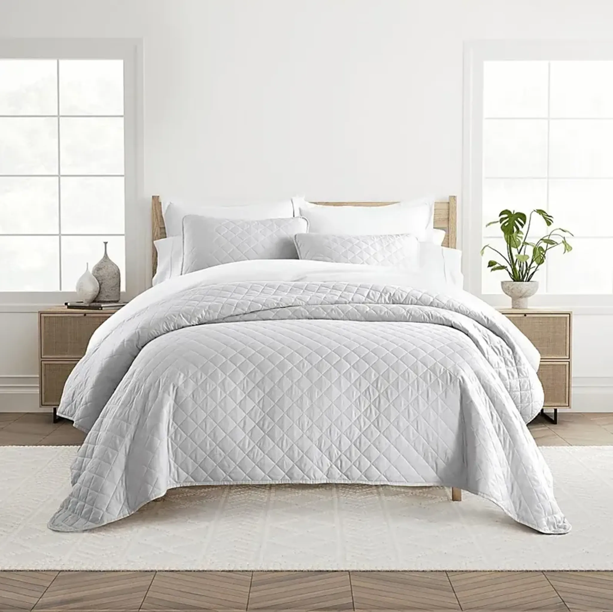 Lulldale Gray 3 Pc Queen Quilt Set | Furniture.com
