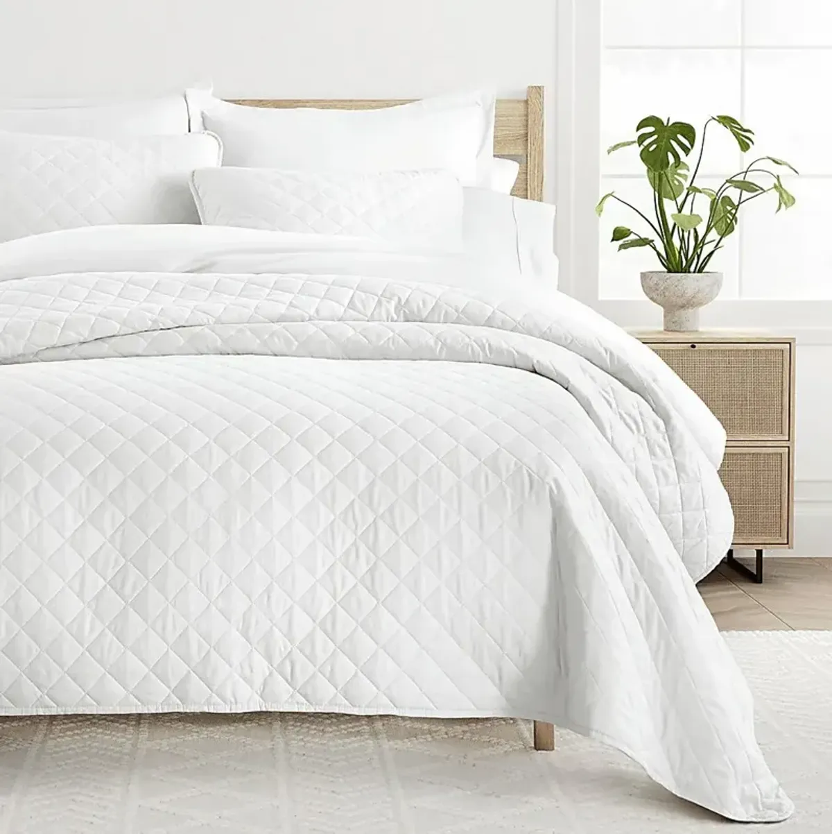 Lulldale White 2 Pc Twin Quilt Set