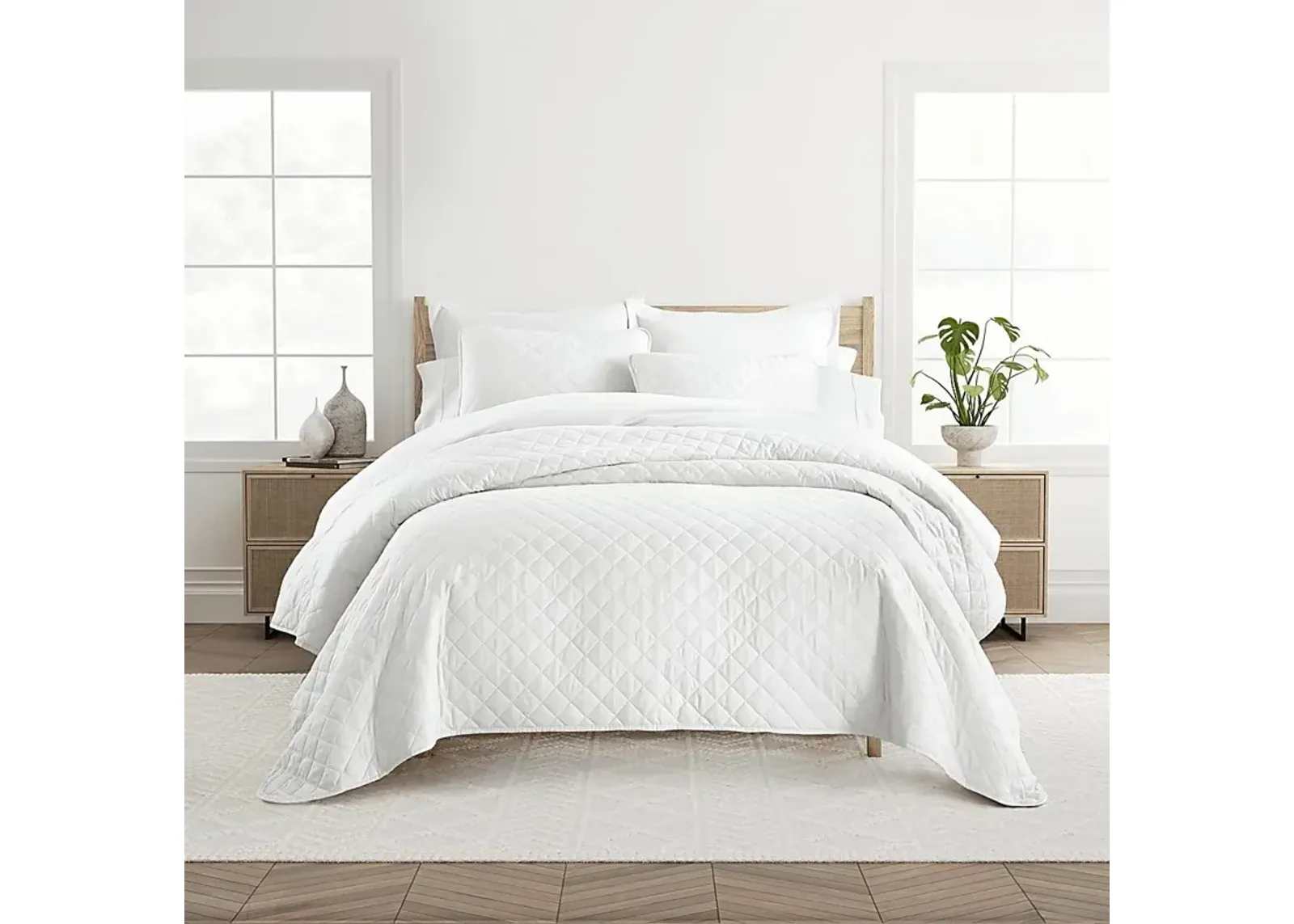 Lulldale White 2 Pc Twin Quilt Set