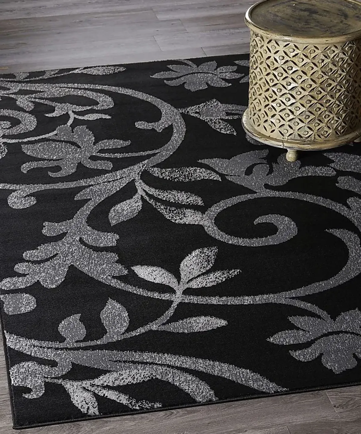 Storleah Black 5'2 x 7'2 Rug