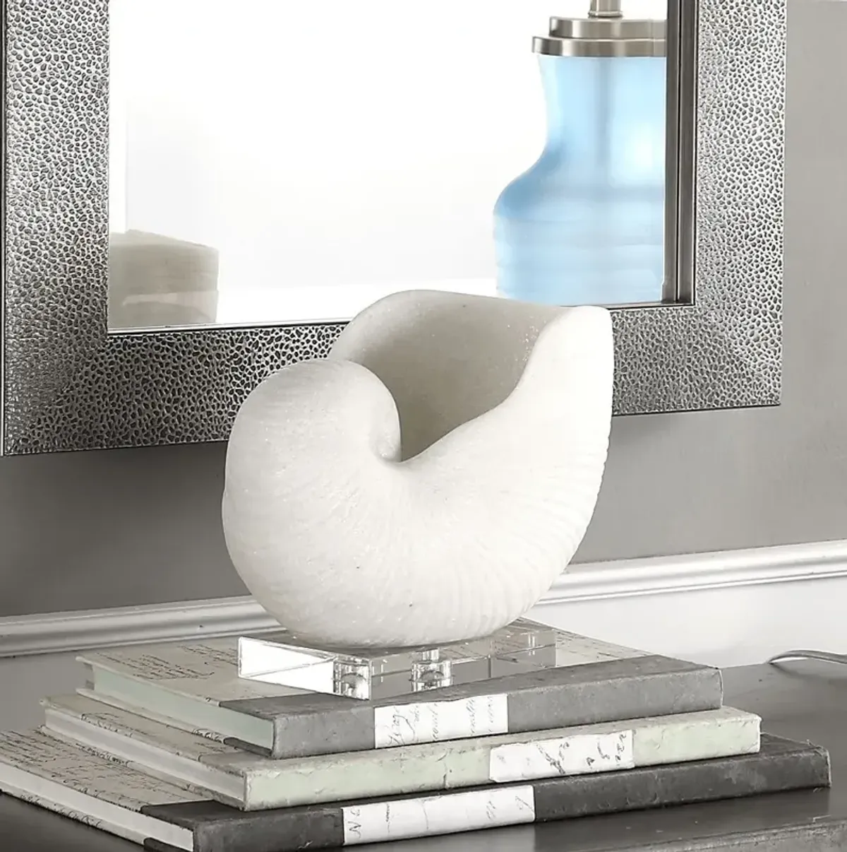 Bressemer White Sculpture