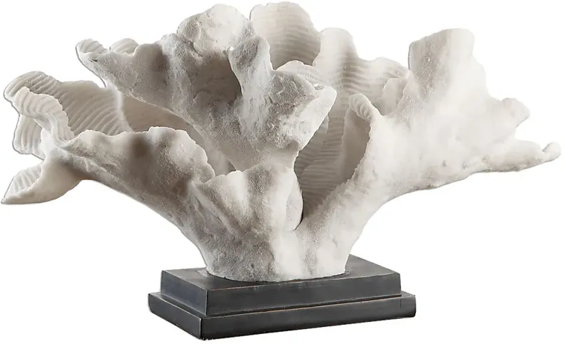 Linlen White Sculpture