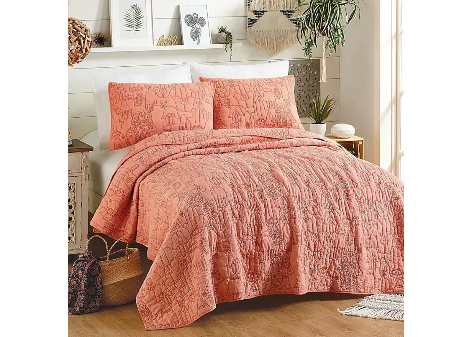 Flournoy Coral Full/Queen 3 Pc Quilt Set